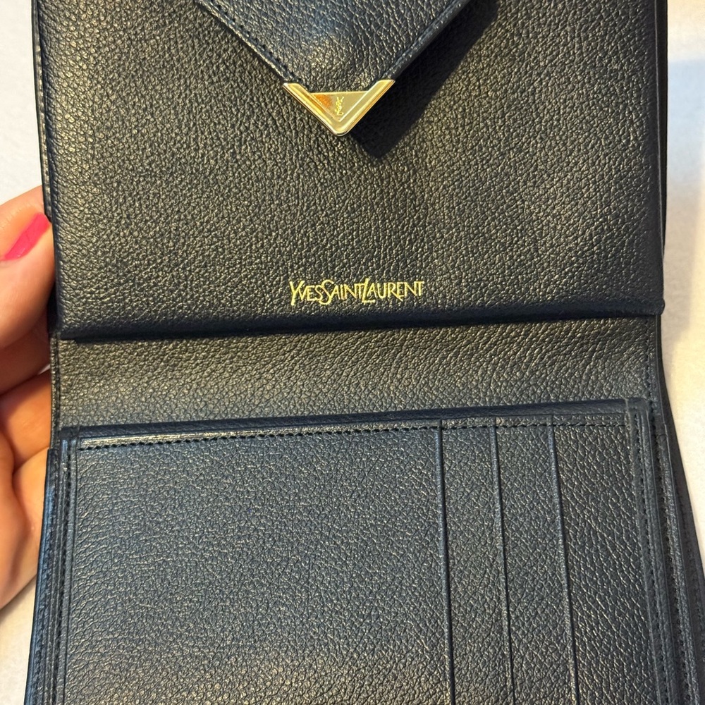 Yves Saint Laurent Navy Wallet with Gold Hardware & Kisslock Coin Pouch. - Picture 4 of 6